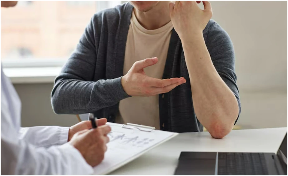 Injury victim consulting with lawyer in Spartanburg South Carolina about compensation claim